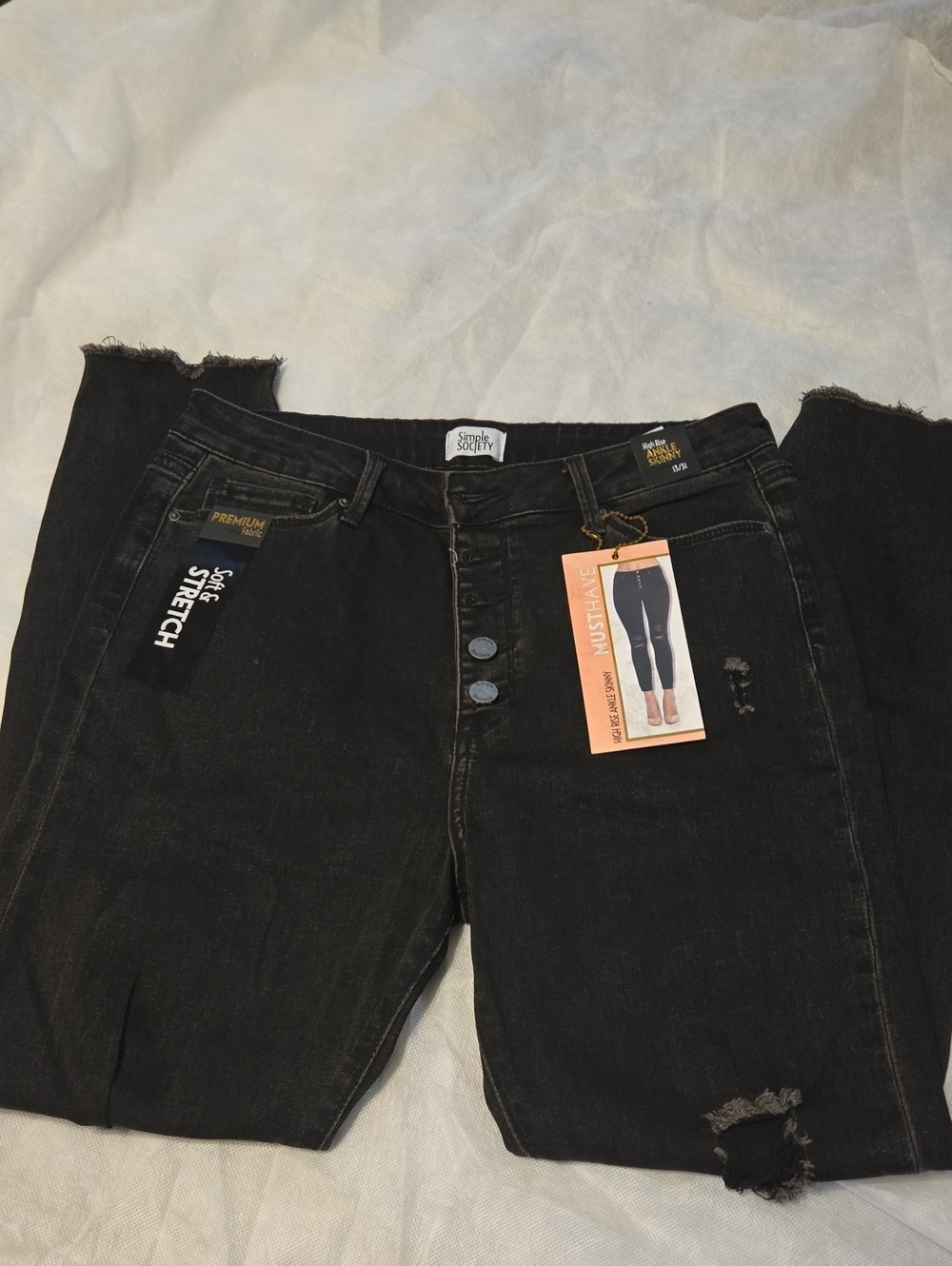 Simple Society Women's Black High-Rise Ankle Crop Stretch Jeans